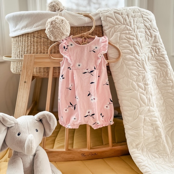 Carter's Baby Girl Romper Daisy 6M - Picture 1 of 7